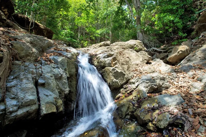Costa Rica met kinderen Montezuma
