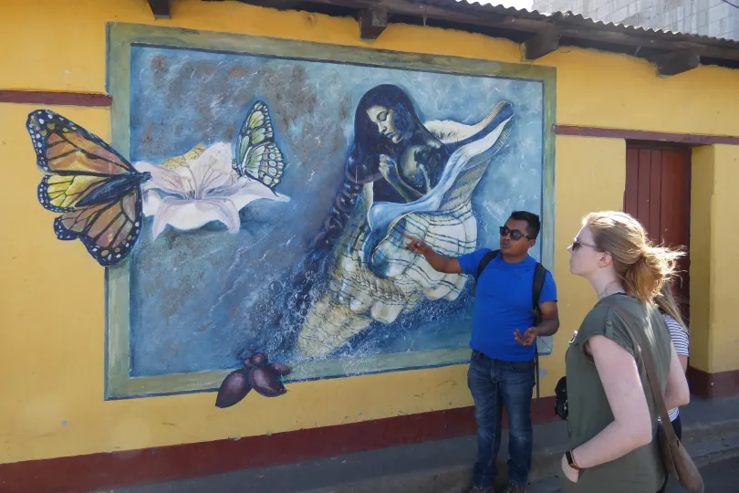 Guatemala vakantie Street art Maya mural tour San Juan Lake Atitlán