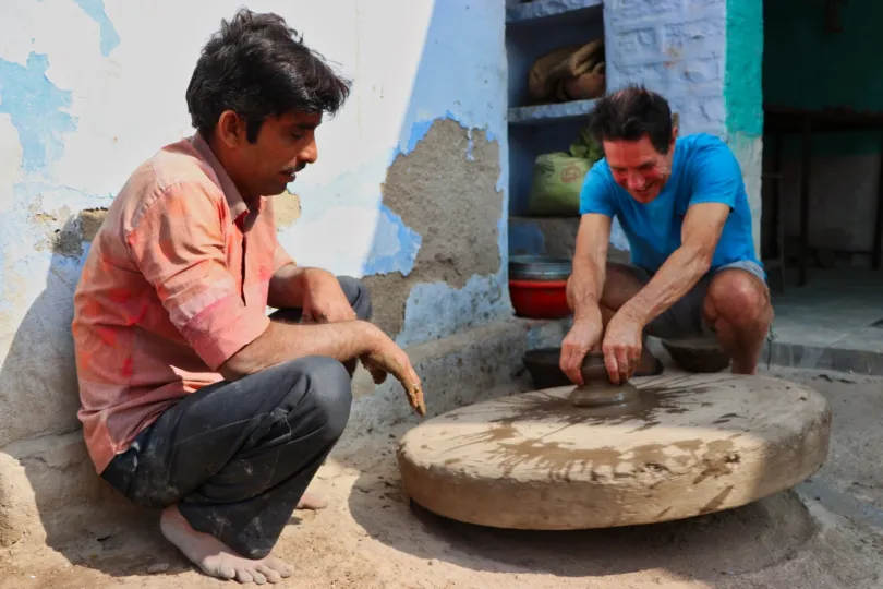 India excursies Rajasthan homestay Chandelao pottenbakker