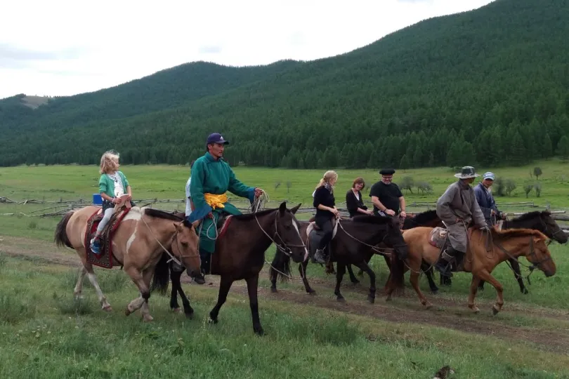 Familiereis Mongolie paardrijden