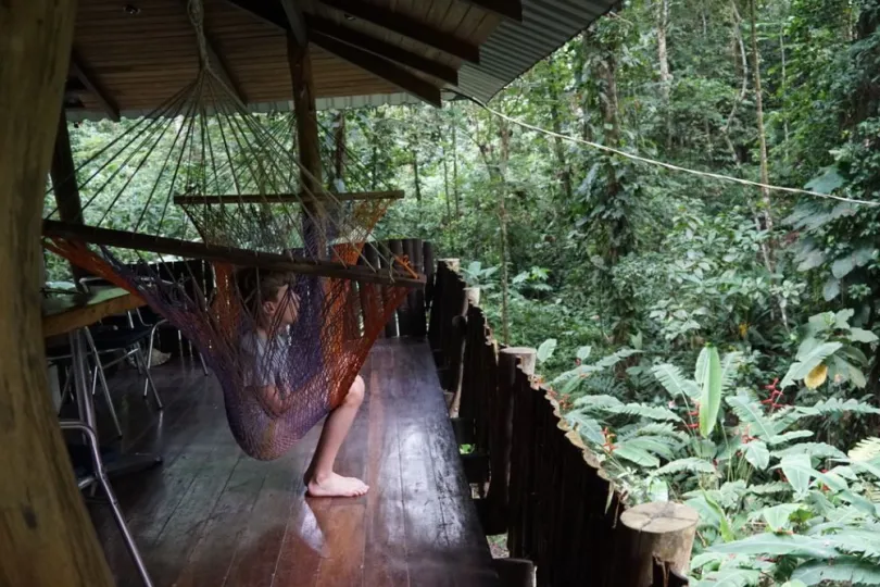 Autorondreis Costa Rica kind in hangmat