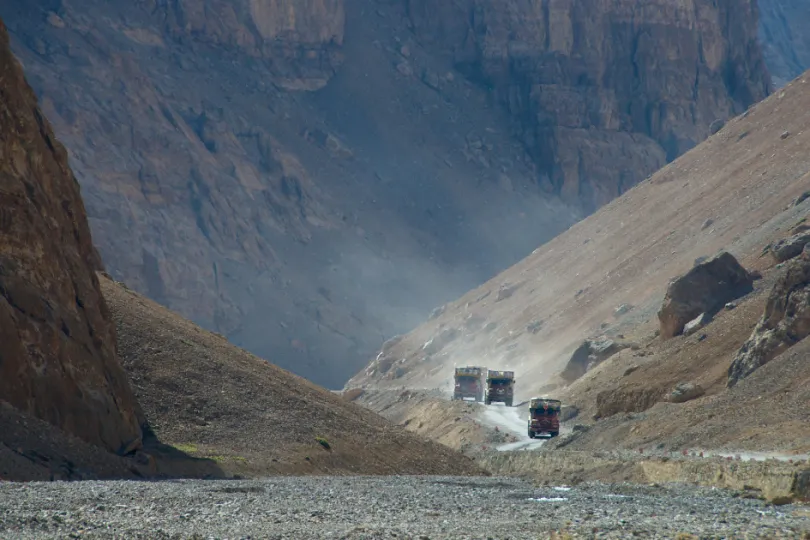 over land reizen naar Ladakh