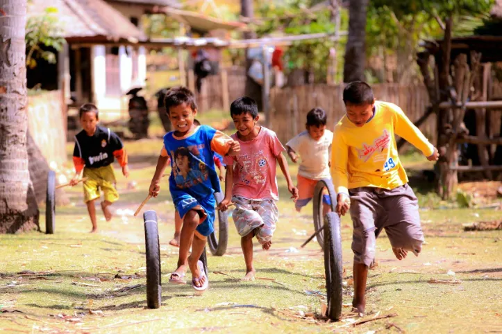Spelende kinderen Indonesië