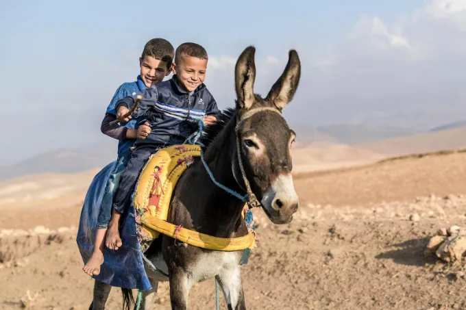 Marokko Atlas jongetjes op ezel