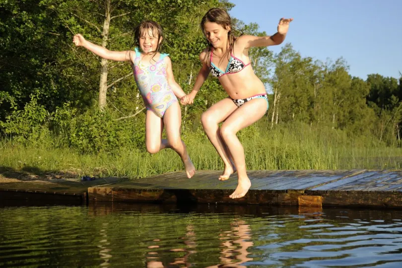 Familiereis Zweden kinderen zwemmen