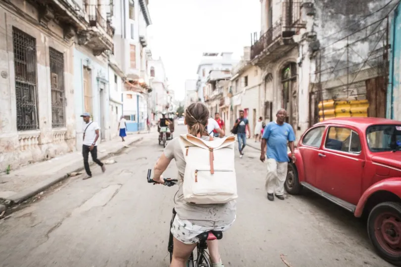 Cuba met openbaar vervoer fietsen Havana