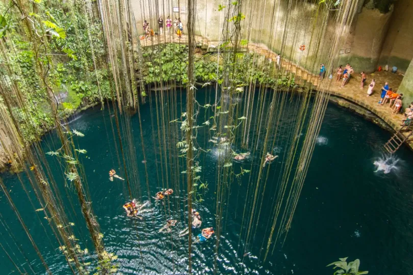 Mexico per bus Cenote