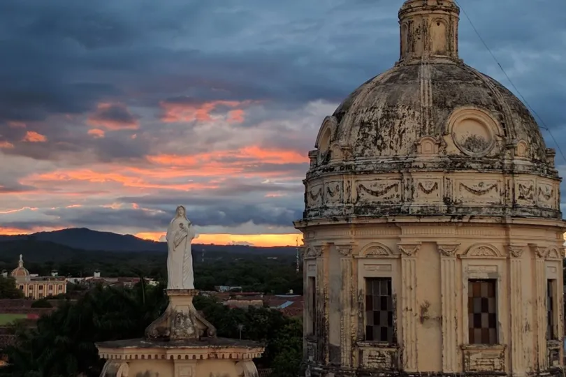 Reisverslag Nicaragua zonsondergang Granada