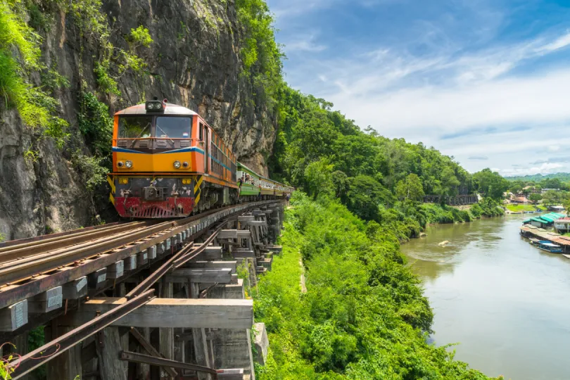 Trein op Kwai brug Thailand