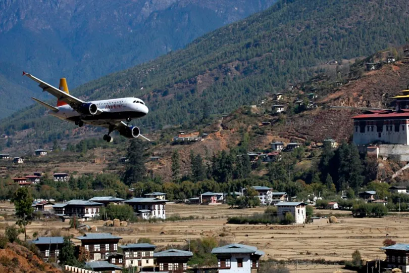 Landing op vliegveld Paro, Bhutan