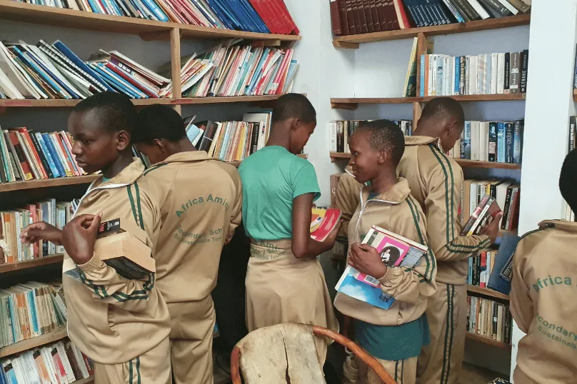 School kids in library