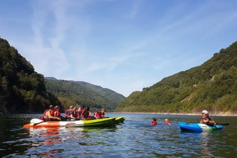 Kajakken op de Buzau rivier Roemenie