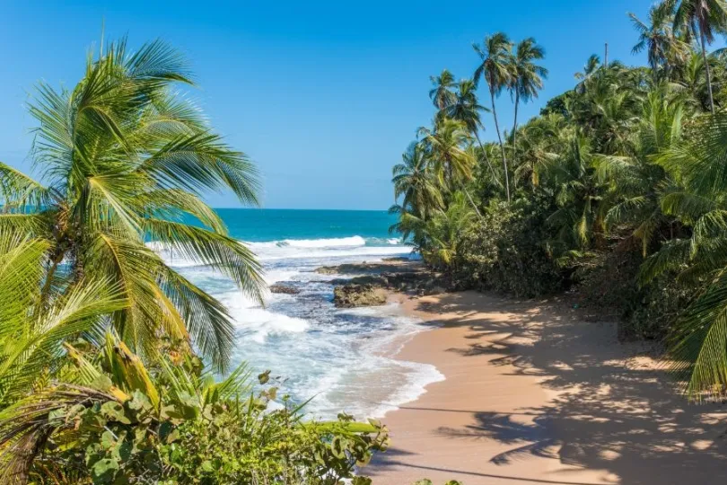 Laagseizoen in Costa Rica strand