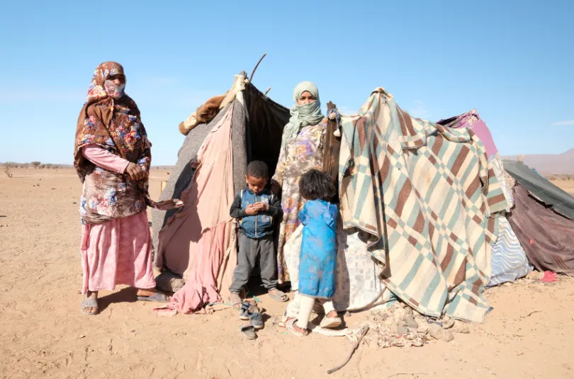 Een nomadenvolk in de Marokkaanse woestijn 