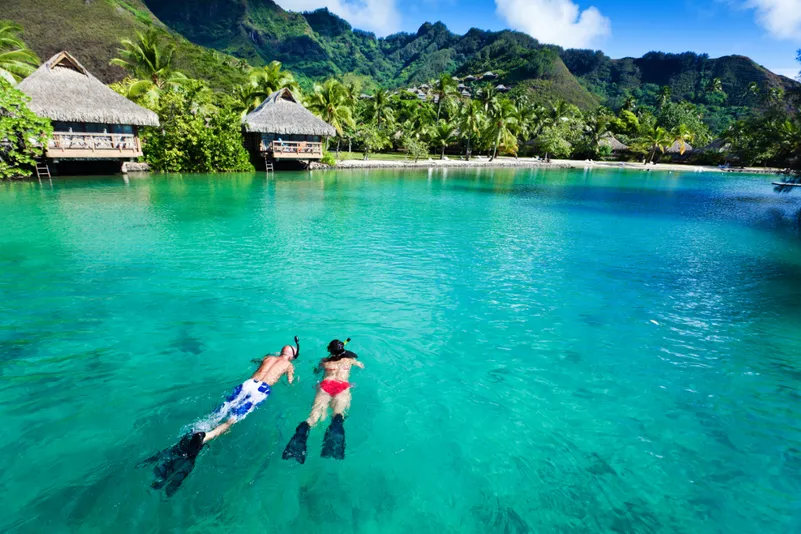 Vliegtickets Thailand - snorkelen in blauw water.
