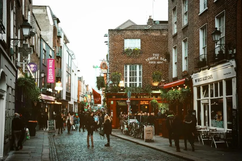 Temple bar in Dublin.