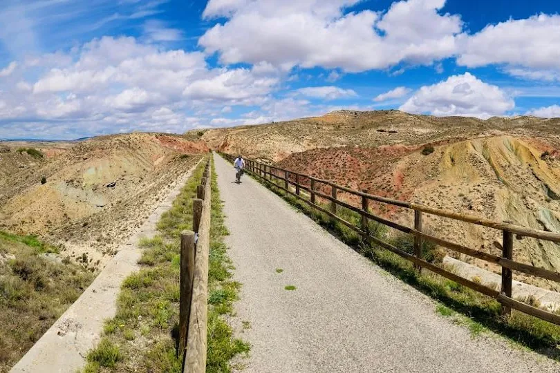 Via-verde-Valencia-landschap-fietser