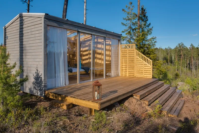 Overnachten Zweden - glazen huis midden in de natuur.