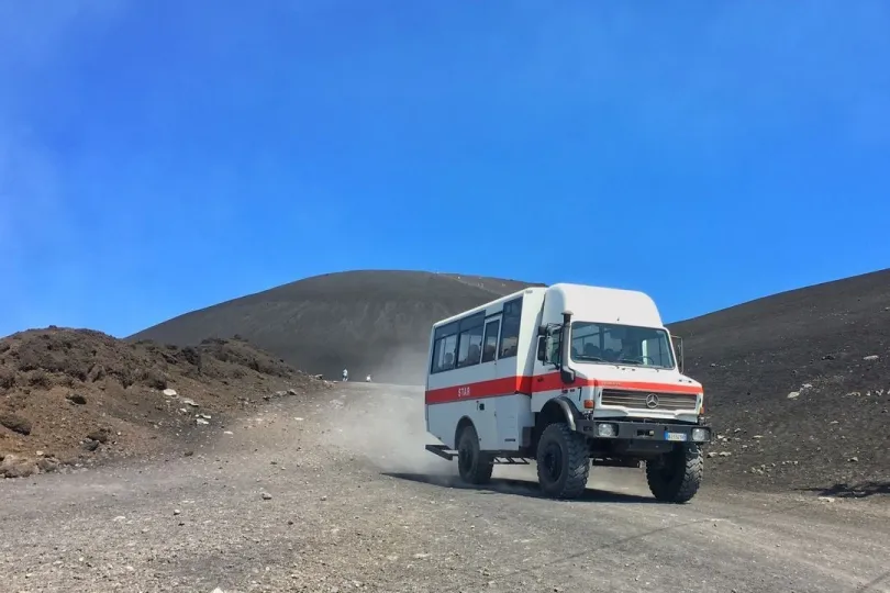 Sicilië met kinderen - off-road voertuig bij de Etna.