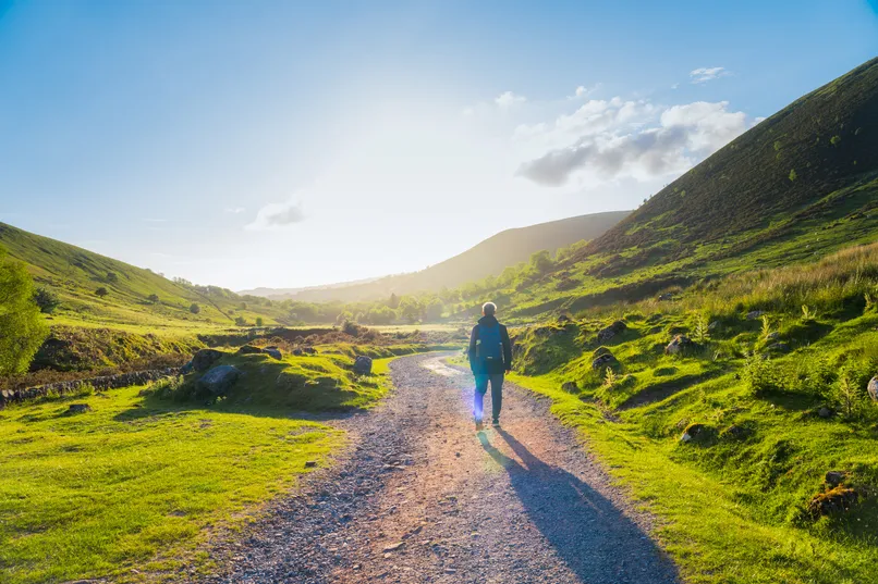 Wandelaar in het Snowdonia Park in Wales.