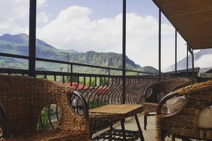 Sunny Mountain House Kazbegi Georgië.