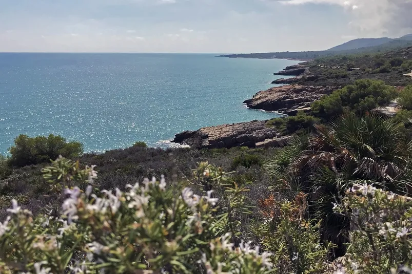 Wandelen en fietsen Valencia - de kust van Sierra de Irta.