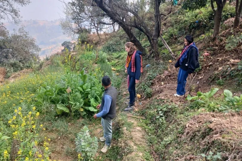 Esmée bij het Green Intelligence-project in Nepal.