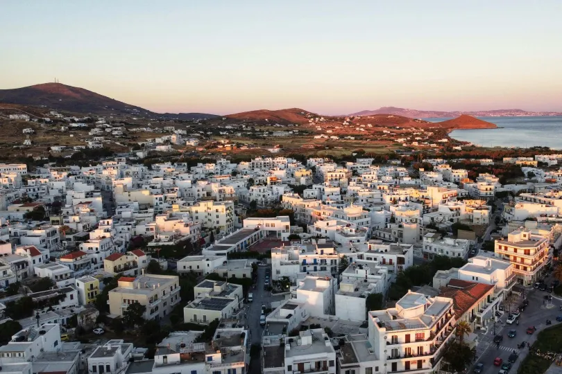 Uitzicht op Tinos-stad.