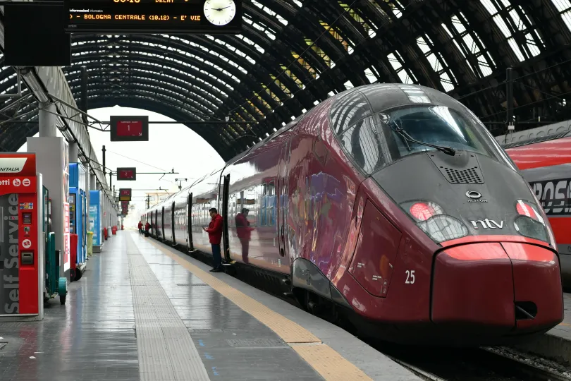Trein op station Milano Centrale.