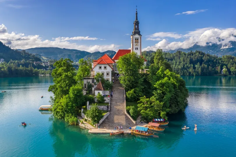 Kerkje op het meer van Bled in Slovenië.