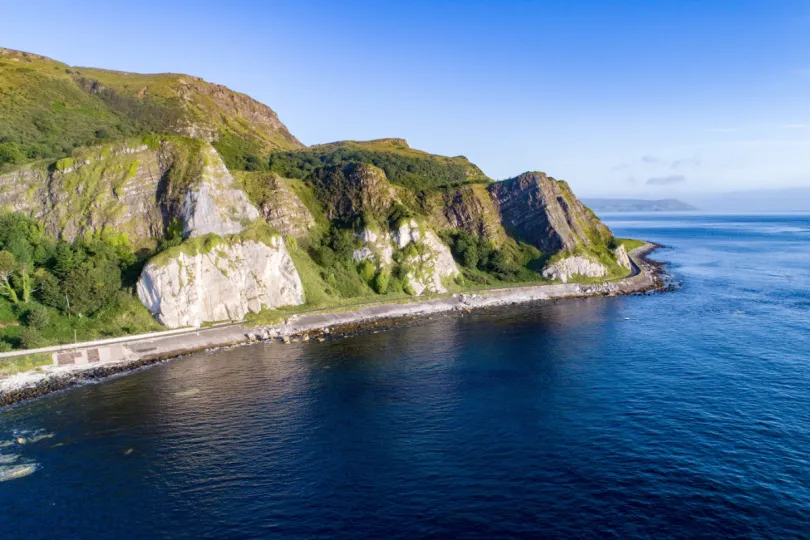Kustlijn van Ierland.