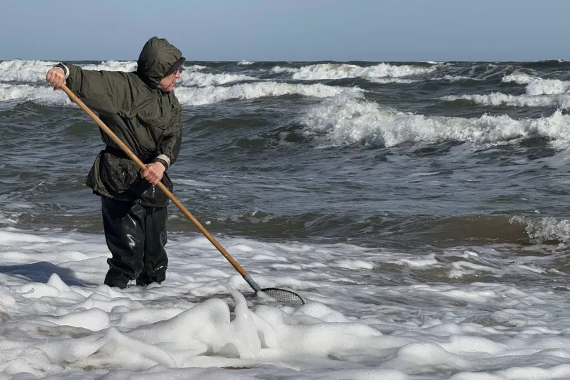 Reiservaringen in de Baltische Staten, Amber hunting.