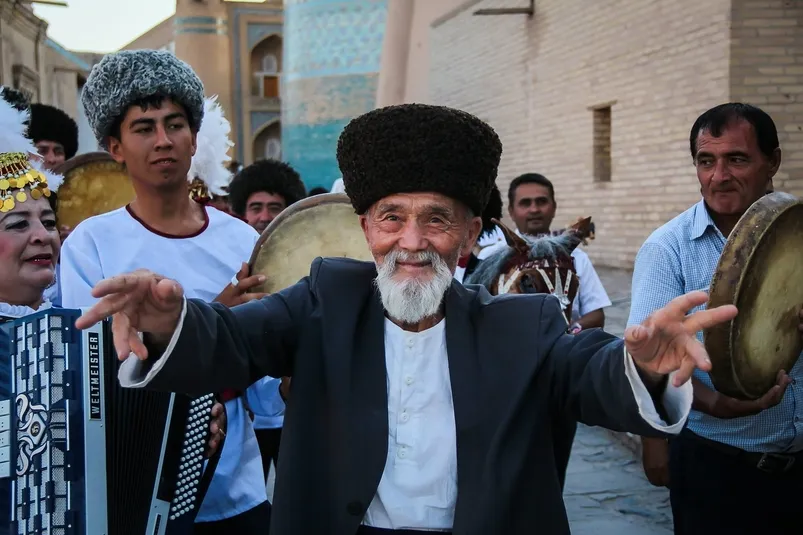 Beste reistijd Oezbekistan - locals met instrumenten.
