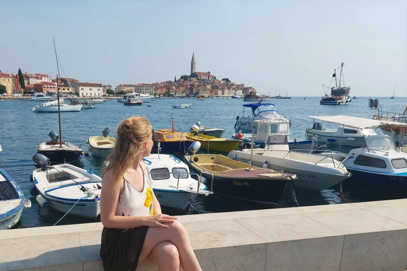 Reiservaringen in Kroatië, aan de haven in Rovinj, Istrië.