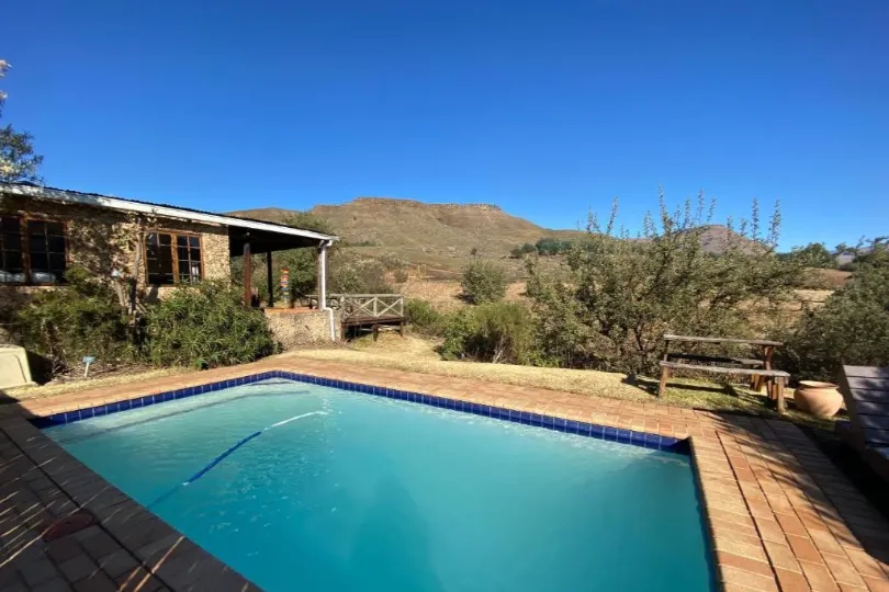 Zwembad en accommodatie in Zuid-Afrika.