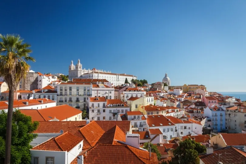 Uitzicht over de huisjes in Lissabon.