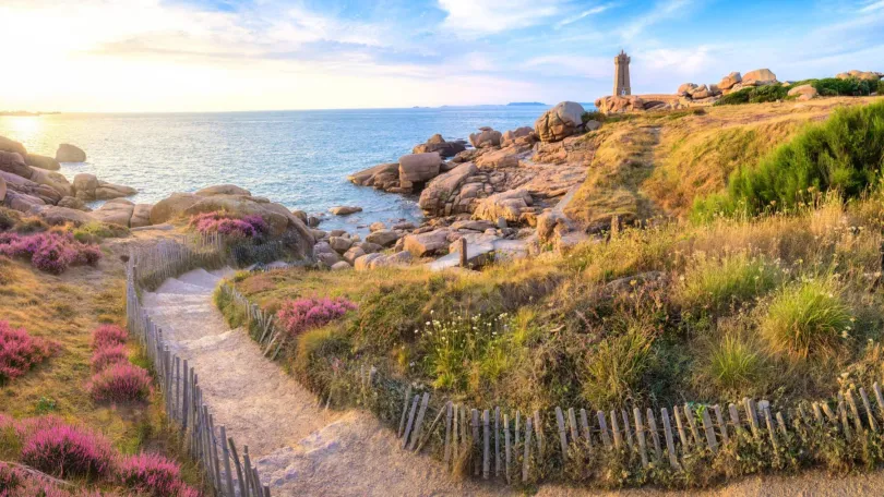 Uitzicht over de kust van Bretagne.