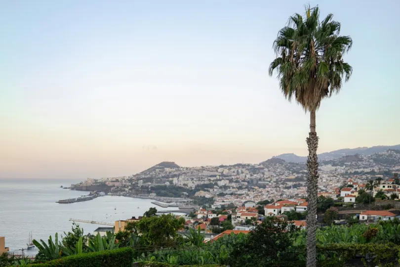 Uitzicht op de stad Funchal op Madeira. 