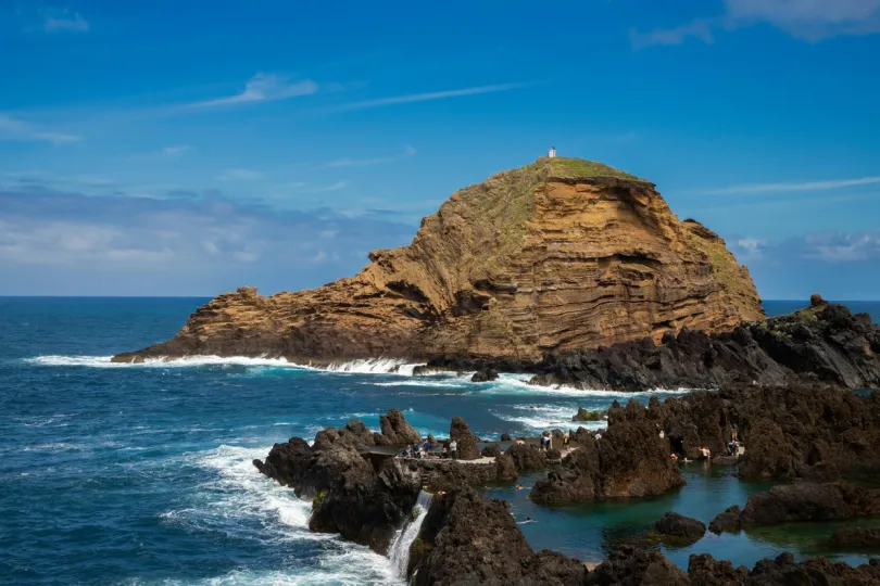 Rotskust van Madeira. 
