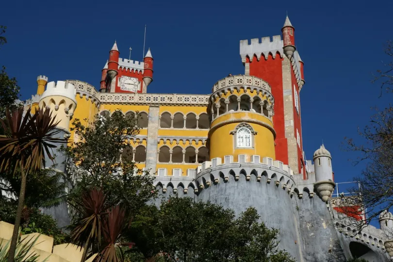 Kasteel met veel kleuren in Lissabon. 