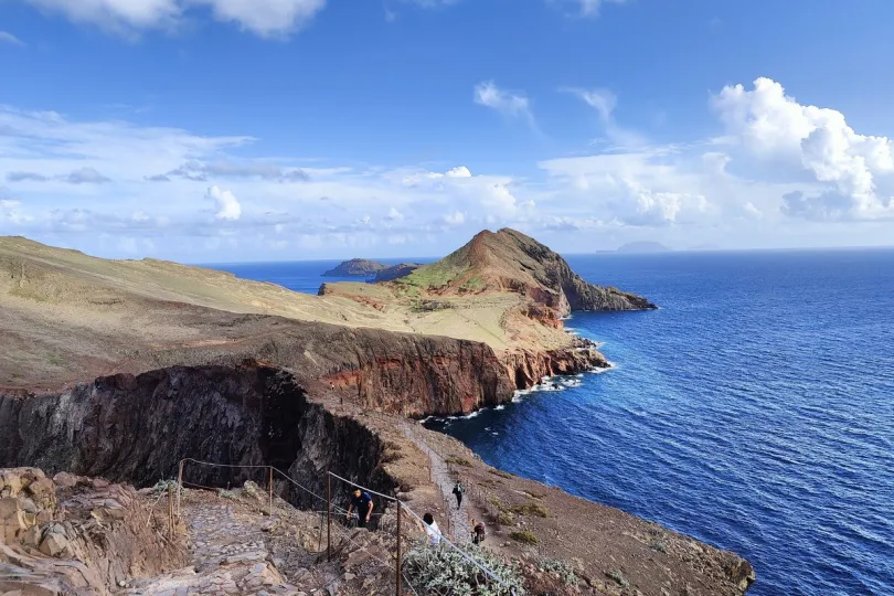 Uitzicht over de kust van Madeira.