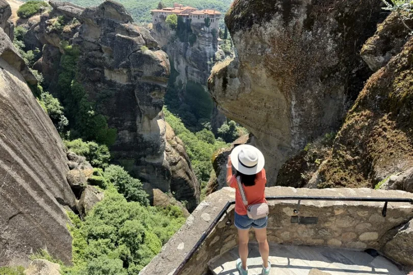 Vrouw in Meteora Griekenland