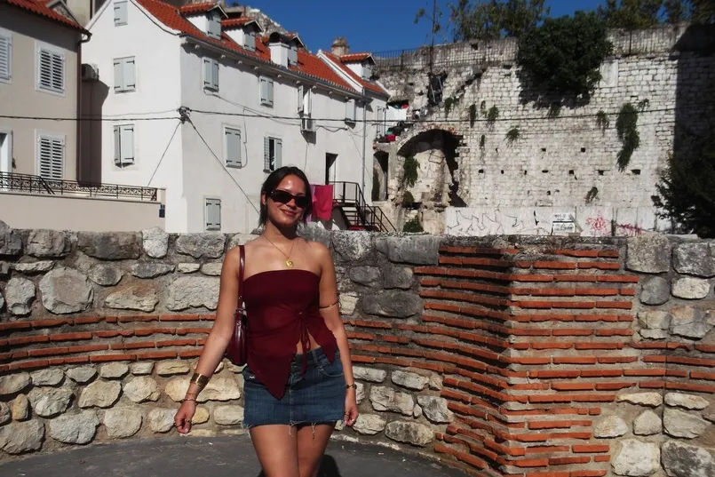 Reis langs de Dalmatische kust - reiziger in Split.