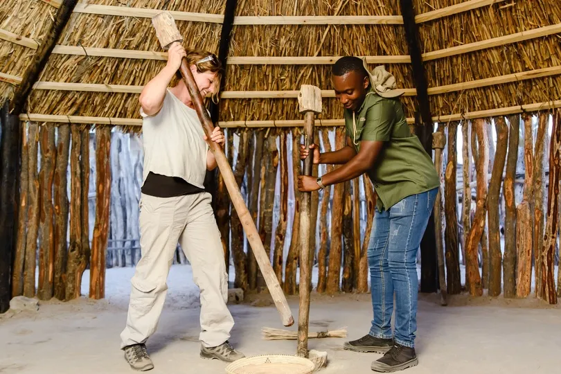 Twee mensen in Namibië.