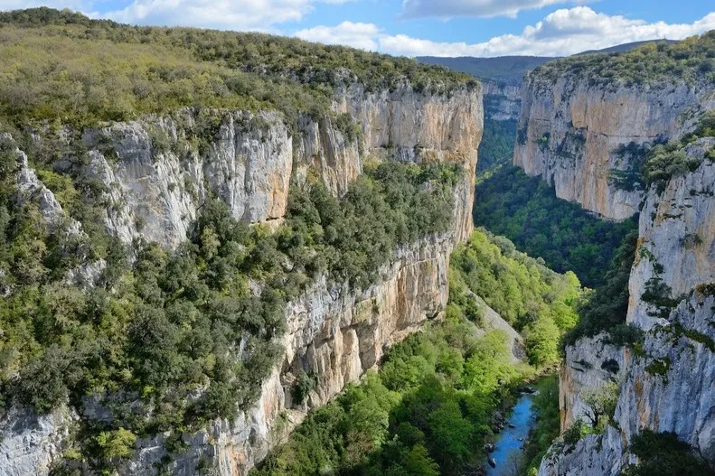 Vogelview foto van Kloof in Noord Spanje.