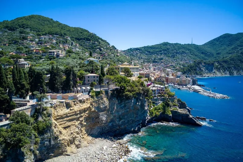 Uitzicht op Camogli en de Ligurische zee.