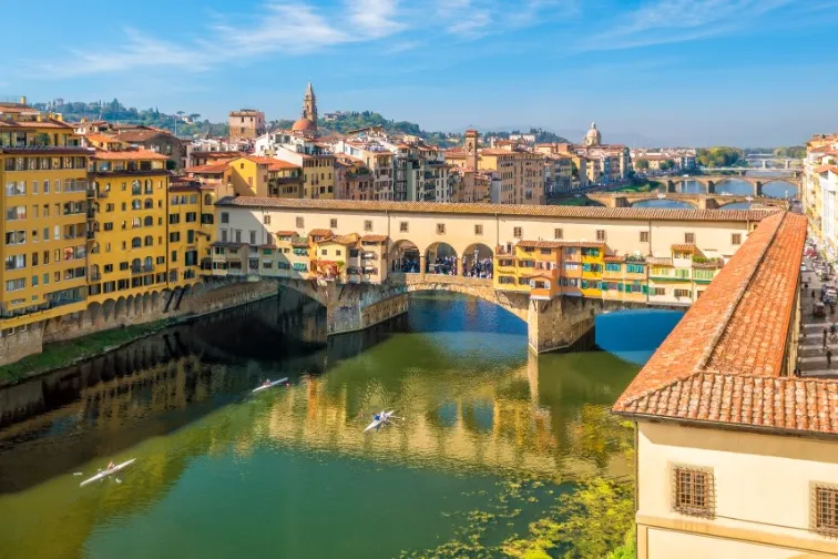 Italië, Toscane rivier bij Florence met brug