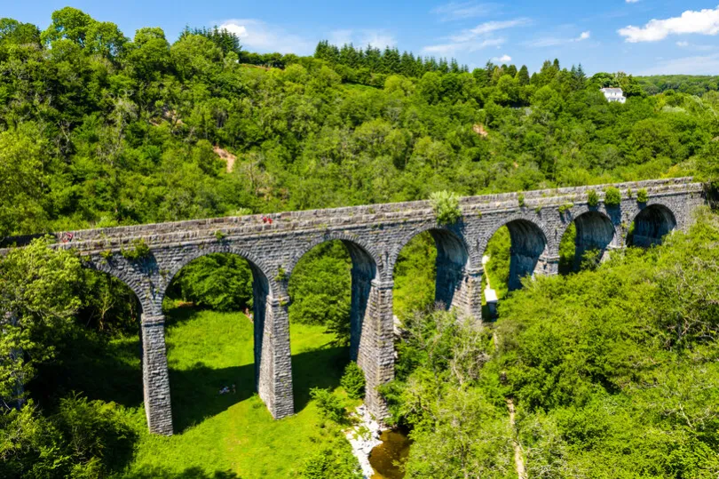 Wales, viaduct in zuid-Wales voor fietsers.