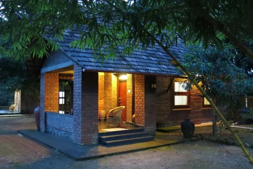 Clayfingers Art Cottage.