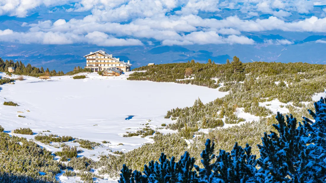 Bezbog hut tijdens wandelvakantie Bulgarije